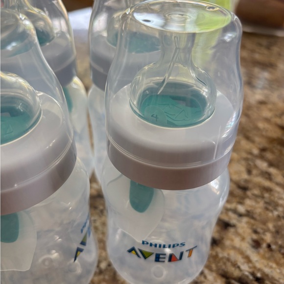 Phillips Avent Anti Colic Bottle with AirFree Vent - Picture 2 of 2